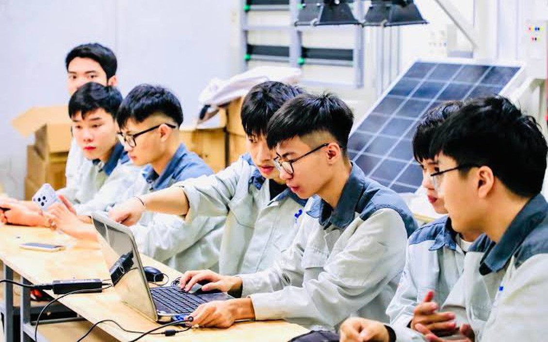 Đầu tư nền tảng tri thức, phát triển nhân lực công nghệ tương lai