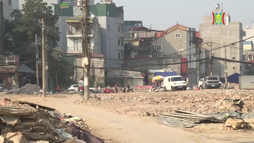 Đường Tây Thăng Long: Ngổn ngang phế thải sau giải tỏa