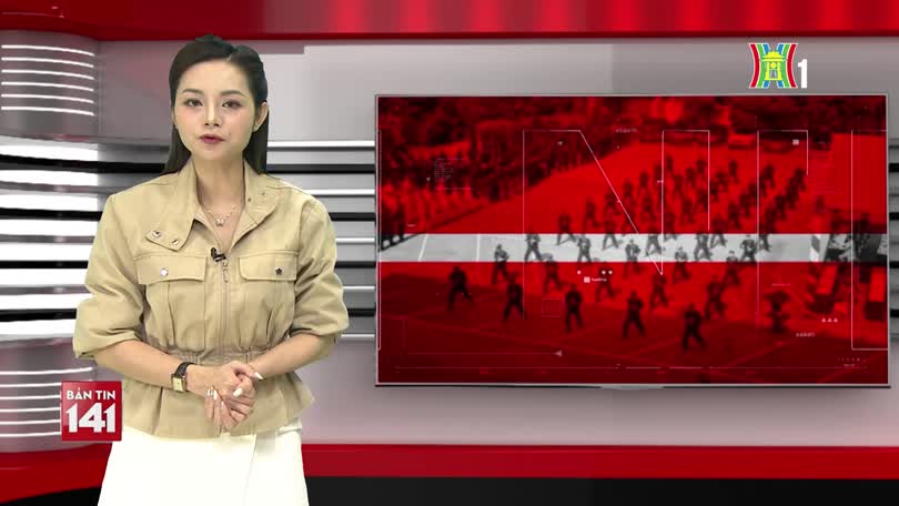Công an xác minh kho hàng nghi chứa thực phẩm trường học