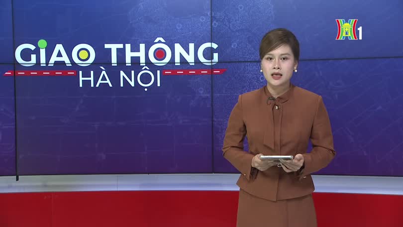 Cậu bé suýt gặp tai nạn khi đi vào điểm mù xe container