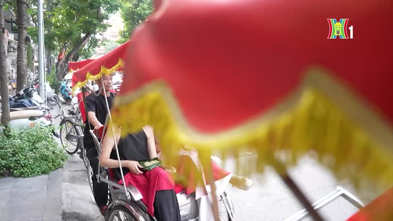 Vang xích lô - Trải nghiệm mới để yêu Hà Nội