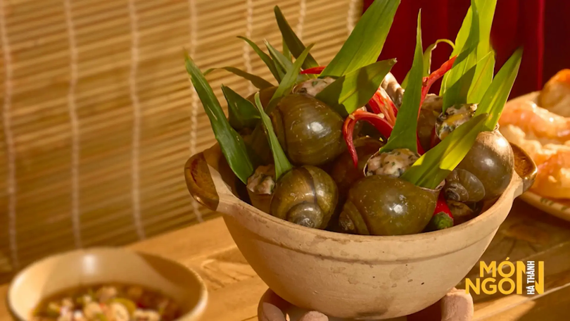 Ốc hấp lá gừng
