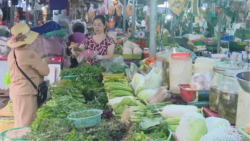 Giá rau xanh chợ dân sinh Hà Nội tăng mạnh sau bão