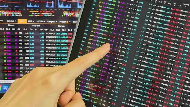 VN-Index tăng phiên thứ tư liên tiếp, tạo kỷ lục 1.765 điểm