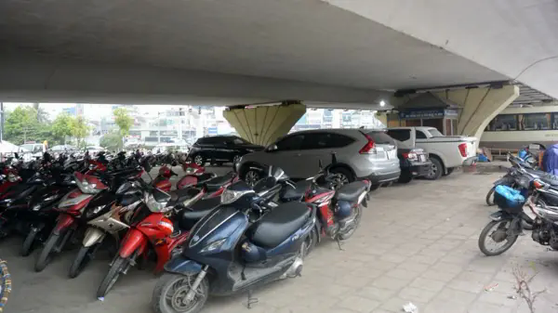 Bộ Xây dựng báo cáo về các điểm trông xe dưới gầm cầu
