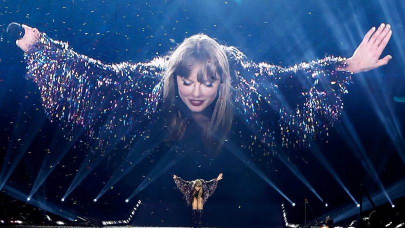 Taylor Swift phát hành hai bộ phim vào tháng 12