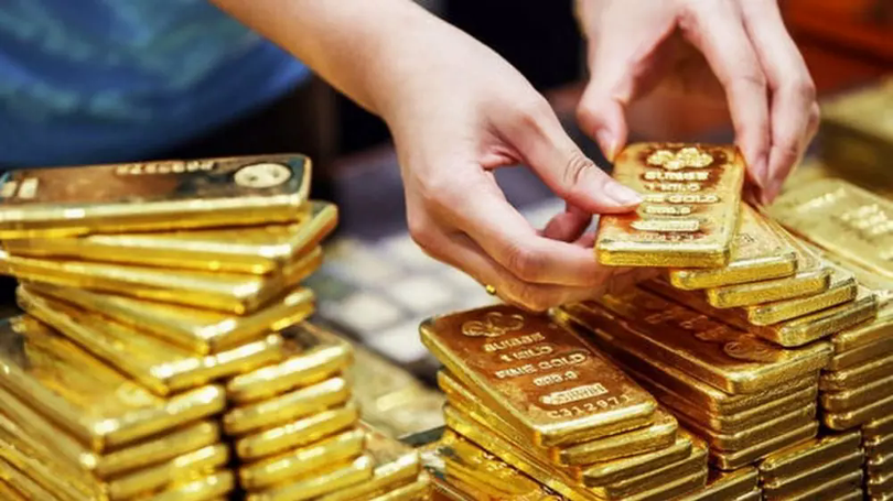 Giá vàng thế giới lập đỉnh, hướng đến mốc 4.400 USD/ounce