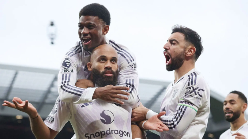 Manchester United thắng Liverpool ngay trên sân Anfield