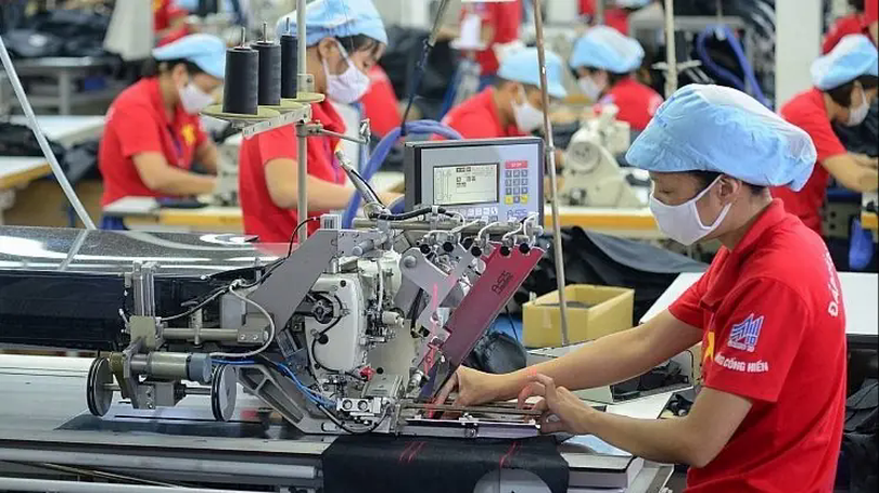 Hơn 300 doanh nghiệp báo lãi sau thuế