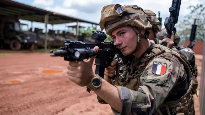 Pháp sẵn sàng triển khai lực lượng tới Ukraine vào năm tới