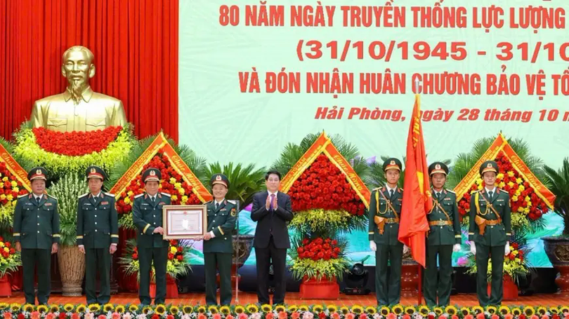 Chủ tịch nước dự Lễ kỷ niệm Ngày truyền thống Quân khu 3