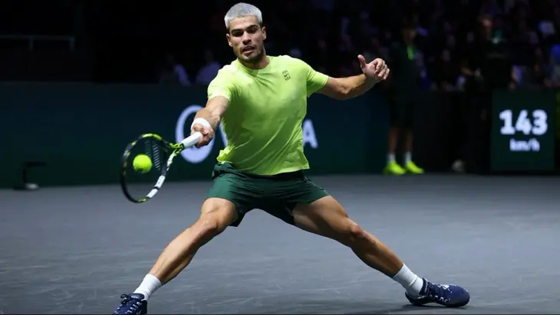 Carlos Alcaraz sớm chia tay Paris Masters