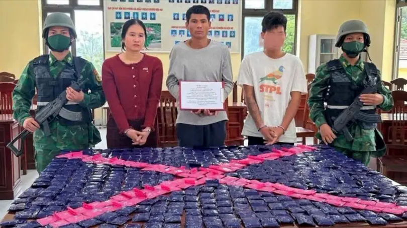 Bắt giữ 3 đối tượng vận chuyển 100.000 viên ma túy tổng hợp