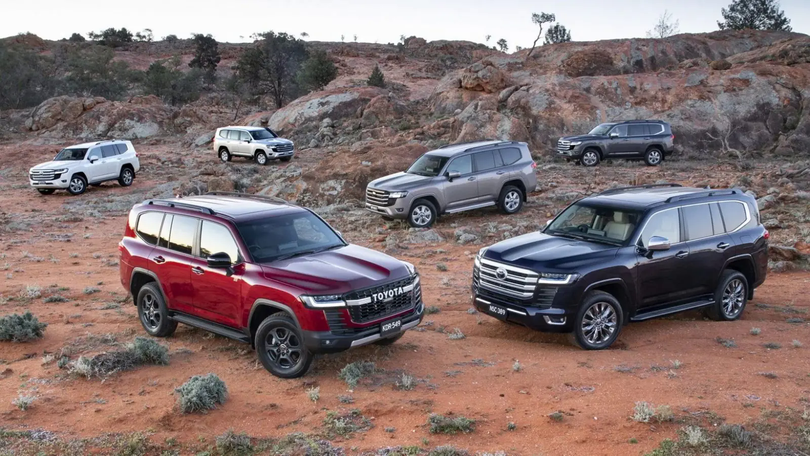 Toyota Land Cruiser LC300 dự kiến có bản hybrid cắm sạc