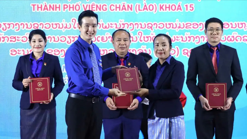 Tăng cường hợp tác thanh niên Hà Nội - Viêng Chăn