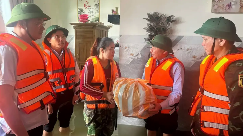 Ưu tiên cao nhất là cứu dân, hỗ trợ dân vùng lũ