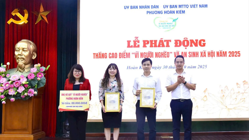Hoàn Kiếm: Gần 1,5 tỷ đồng ủng hộ Quỹ 'Vì người nghèo'