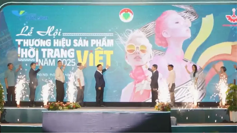 Thời trang Việt khẳng định vị thế tại Lễ hội thương hiệu 2025
