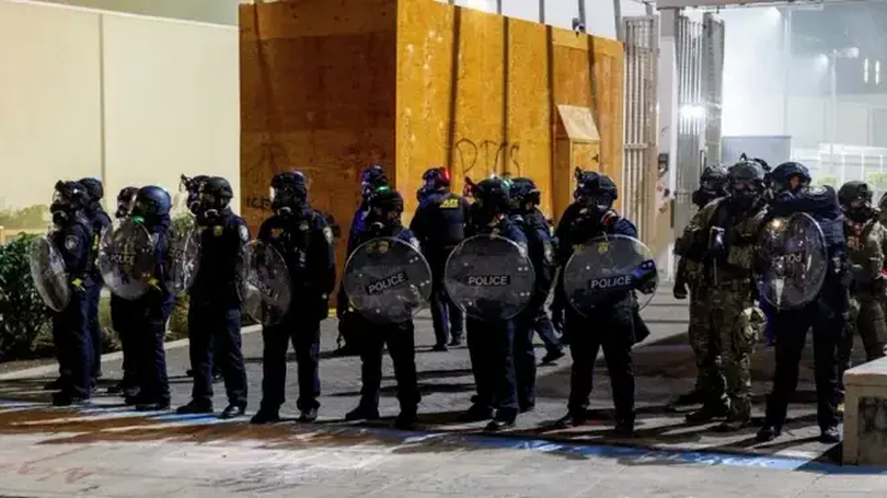 Tòa án tạm thời ngăn ông Trump điều vệ binh tới Portland