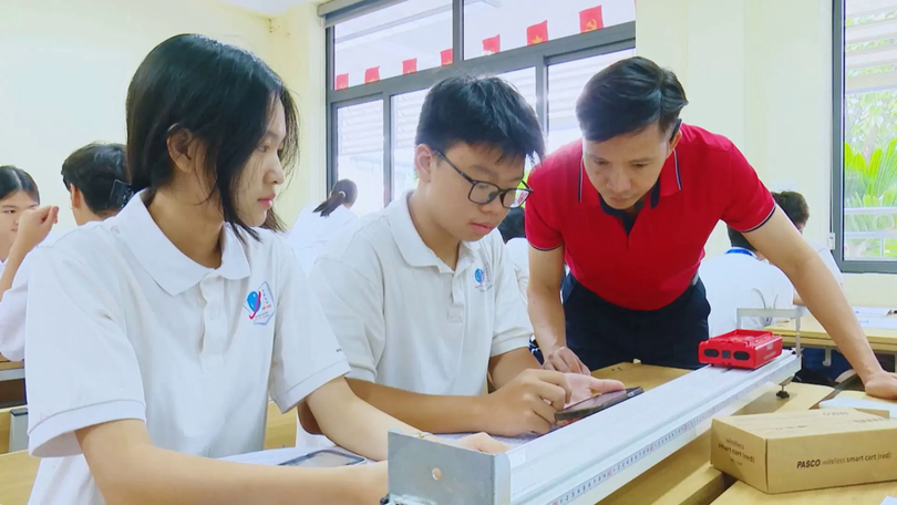 Giáo dục STEM - Khơi nguồn sáng tạo trẻ | Vì trẻ em | 02/10/2025