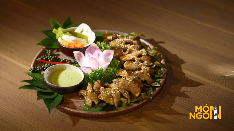 Thịt nọng nướng lá chè