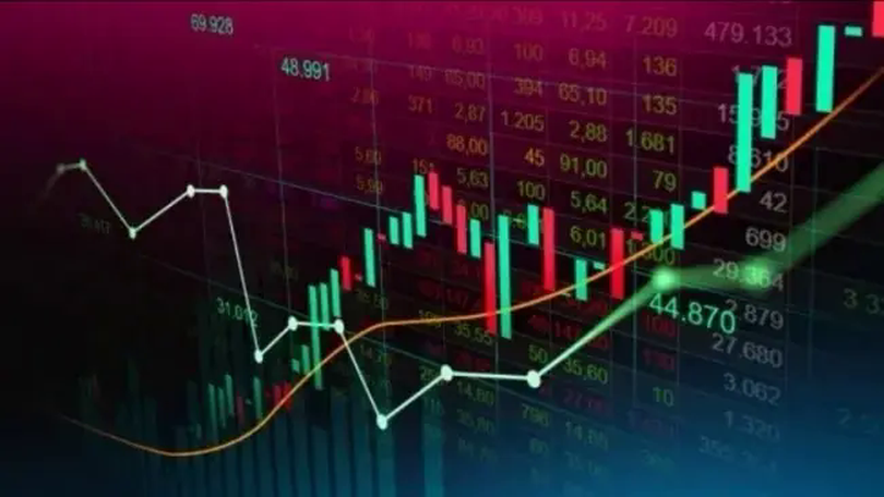VN-Index 'tuột tay' khỏi đỉnh 1.700