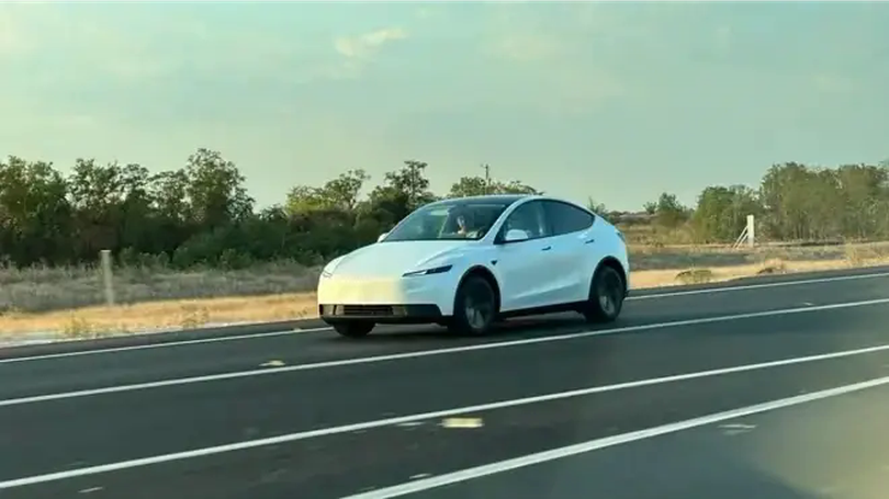Tesla giới thiệu SUV Model Y bản giá rẻ