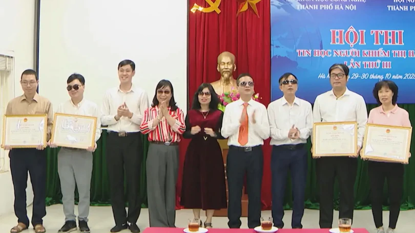 Người khiếm thị tự tin tỏa sáng