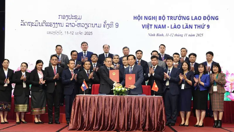 Việt Nam – Lào đẩy mạnh hợp tác trong lĩnh vực lao động