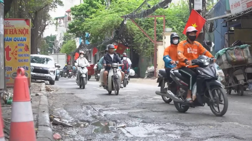 Thanh Xuân: Đường xuống cấp không đảm bảo an toàn