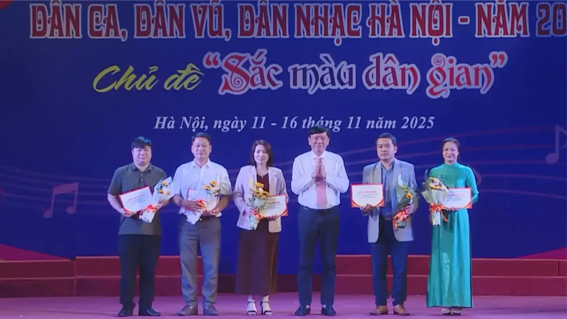 267 tiết mục 'Sắc màu dân gian' tỏa sáng tại Hà Nội