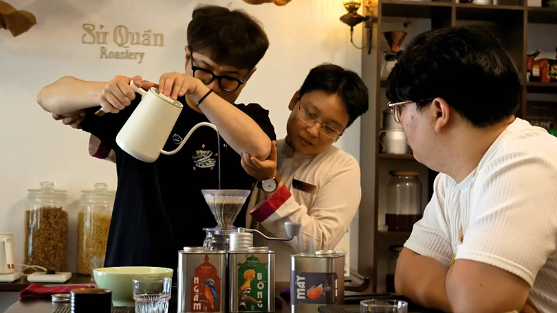 Kể chuyện cà phê Việt ở Sử Quán | Hà Nội đến để yêu | 17/11/2025
