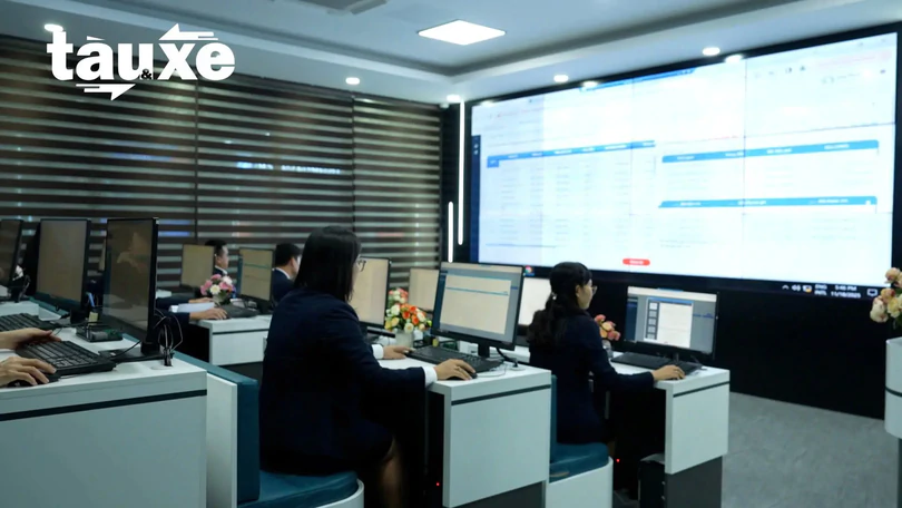 Bên trong phòng giám sát hoạt động đấu giá biển số xe | Bản tin Tàu và Xe | 18/11/2025