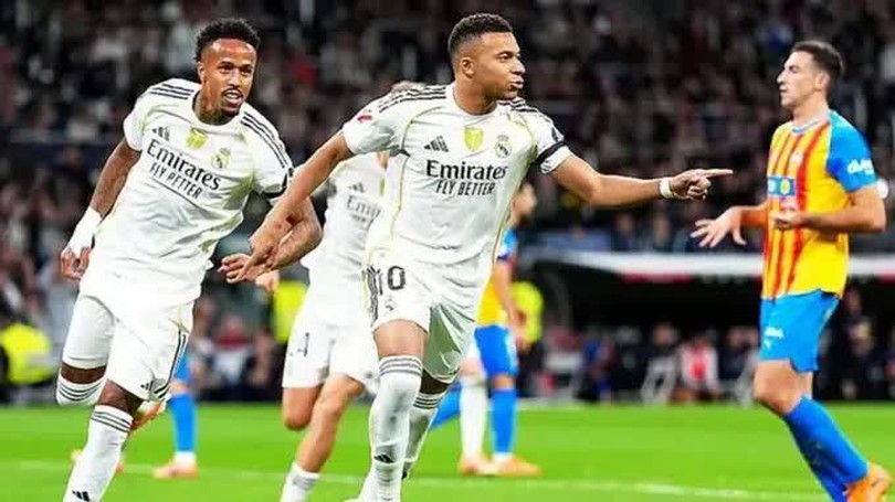 Real Madrid củng cố ngôi đầu La Liga