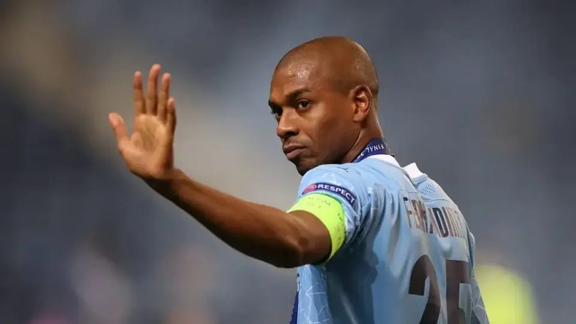 Tiền vệ Fernandinho giải nghệ ở tuổi 40