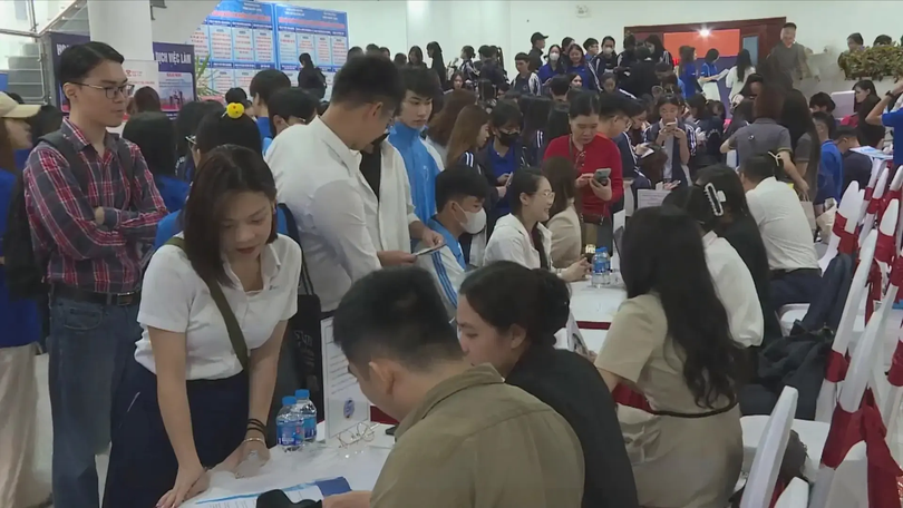 Tỉ lệ thanh niên thất nghiệp gấp 4 lần mức chung cả nước