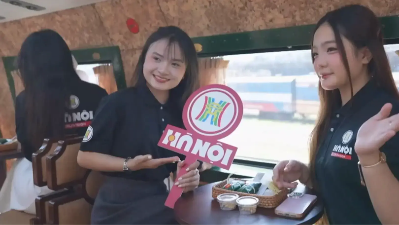 Thí sinh Tiếng hát Hà Nội trải nghiệm chuyến tàu di sản