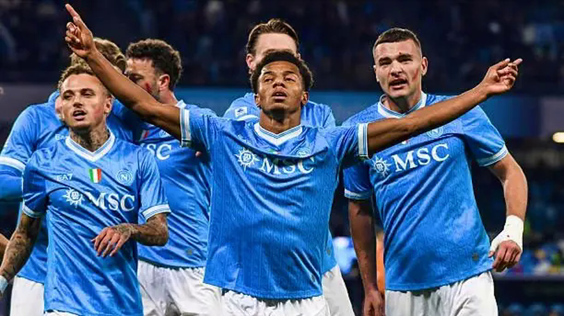 Napoli vươn lên dẫn đầu, Juventus bị cầm hoà