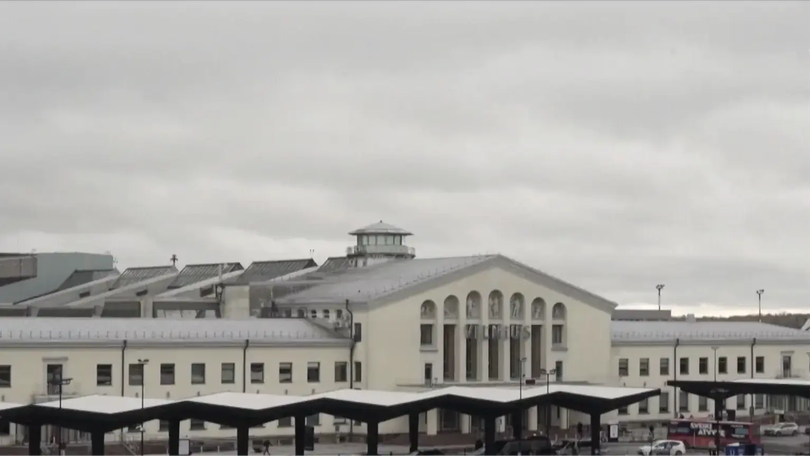Sân bay Vilnius, Litva lại tạm đóng cửa do khinh khí cầu
