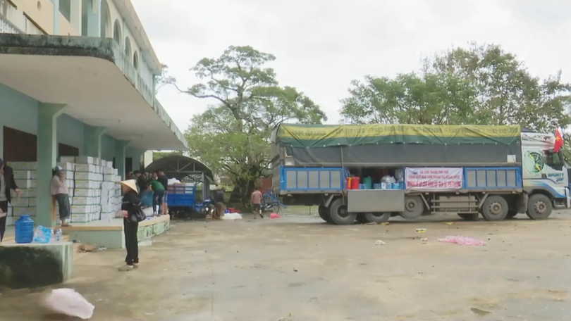 Hàng cứu trợ từ Thủ đô đã đến vùng lũ Đắk Lắk