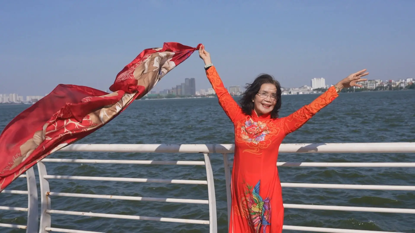 Hồ Tây sớm đông
