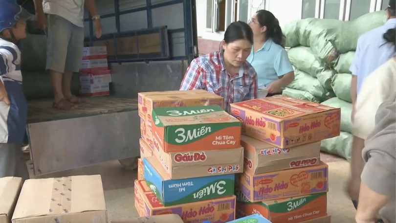 Tình đồng bào thắp lửa ấm cho vùng lũ Khánh Hoà