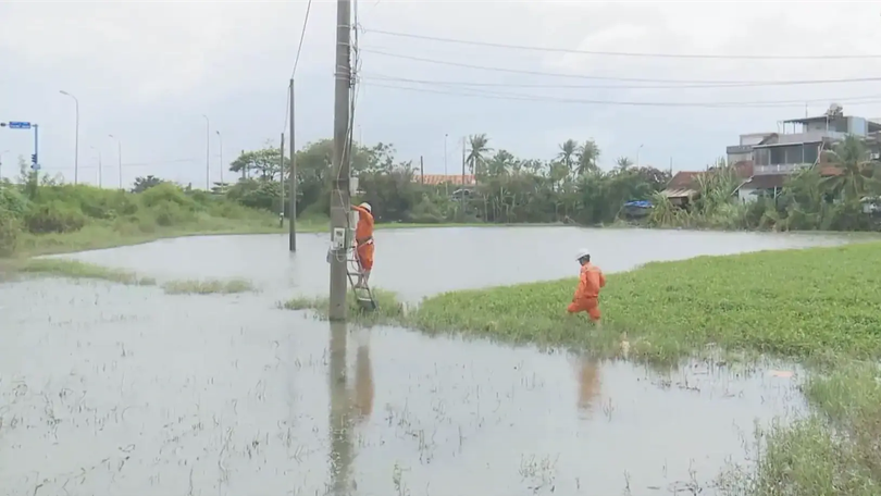 Khôi phục điện, đường, trường, trạm ở vùng lũ Đắk Lắk