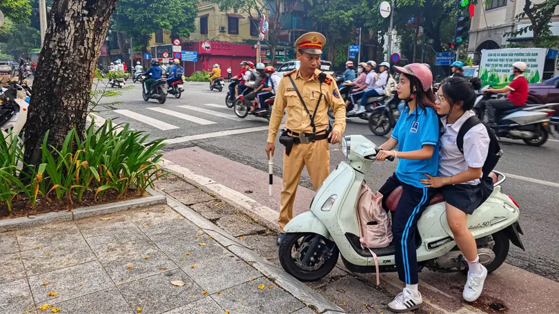Tháng 11, Hà Nội xử lý 3.100 học sinh vi phạm giao thông