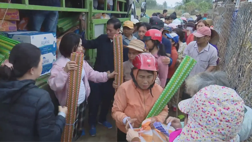 Chung tay tái thiết vùng lũ