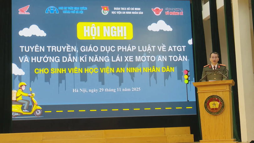 Tuyên truyền pháp luật và văn hóa giao thông cho sinh viên