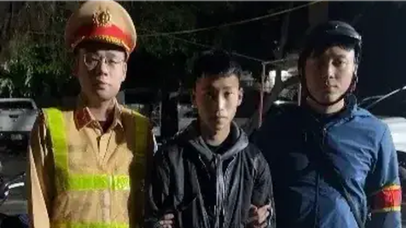 Nhóm thanh niên mang theo kiếm đi giải quyết mẫu thuẫn
