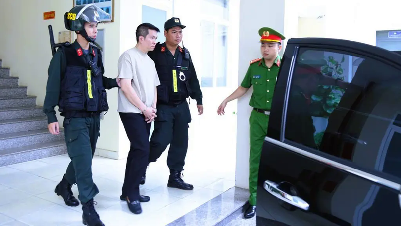 Bắt giam chồng Đoàn Di Băng trong vụ kem chống nắng giả