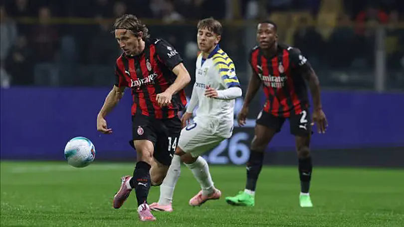 AC Milan đánh rơi chiến thắng trước Parma