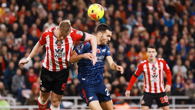 Arsenal đánh rơi chiến thắng ở phút bù giờ